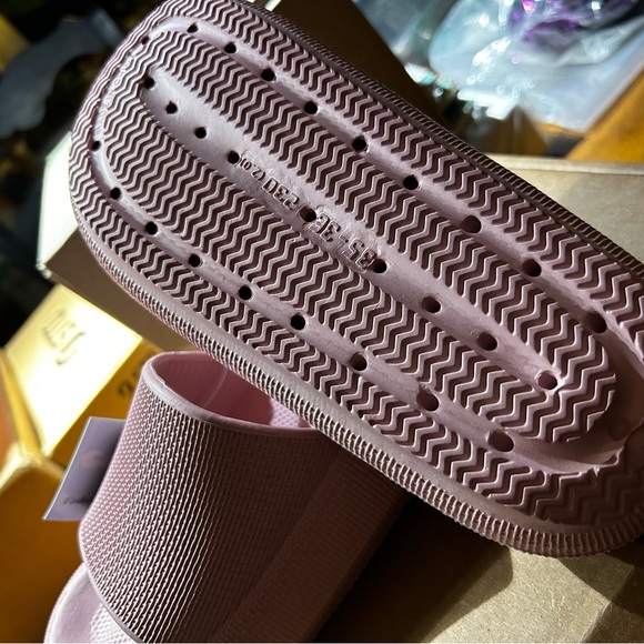 Sandales - Picture 2 of 2